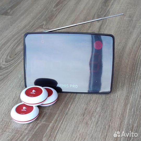 Кнпока вызова официанта и табло отображения вызова