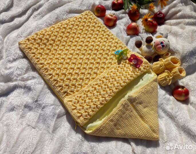 Вязаный конверт на выписку