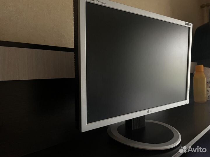 Монитор LG