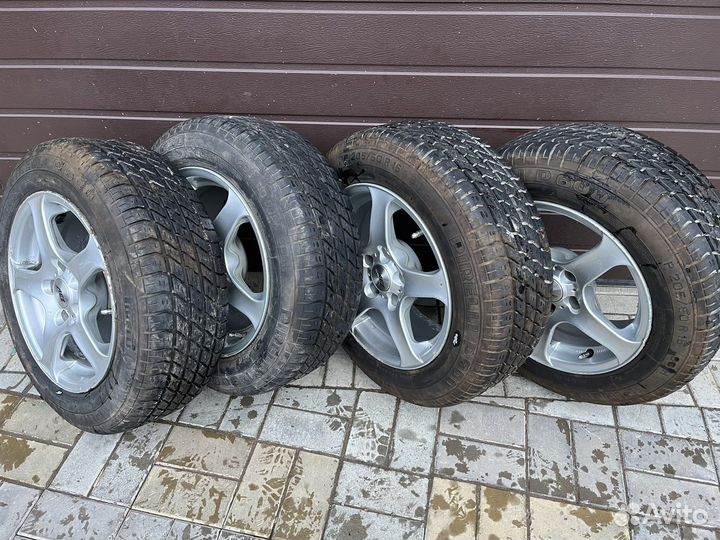 Pirelli P600 205/60 R15