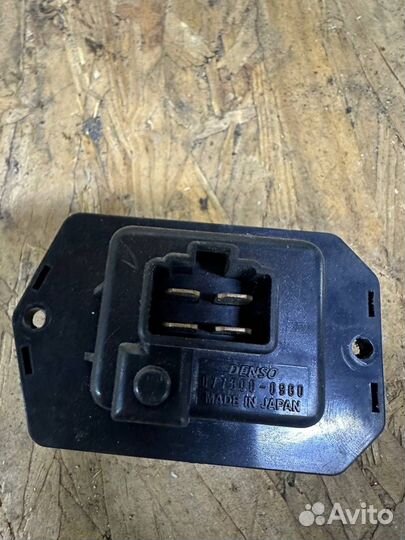 Резистор печки Honda Civic 8 4D