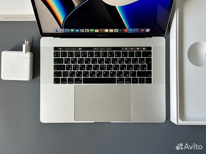 MacBook Pro 15 2019 i7/16Gb/256SSD (Идеал)