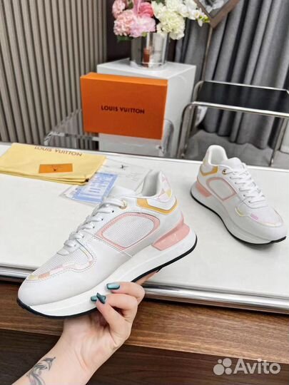 Женские кроссовки Louis Vuitton Neo Run Away
