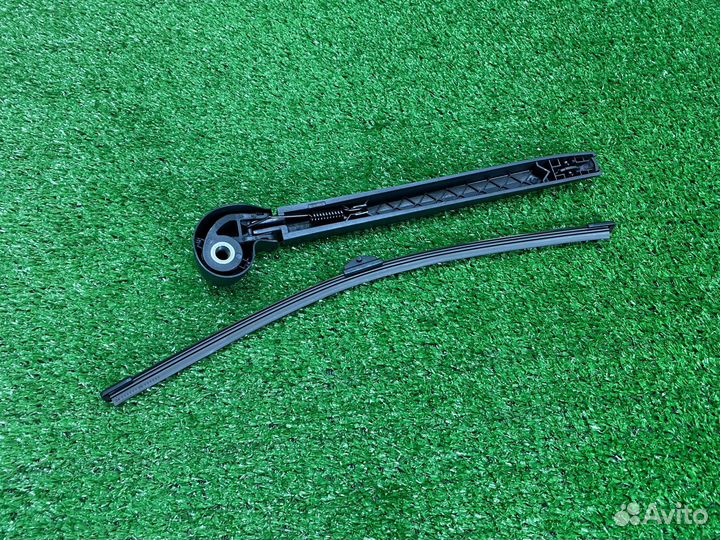 Поводок заднего стеклоочистителя Audi Q3 8U VAG