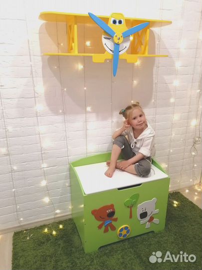 Ящик для игрушек и полочки