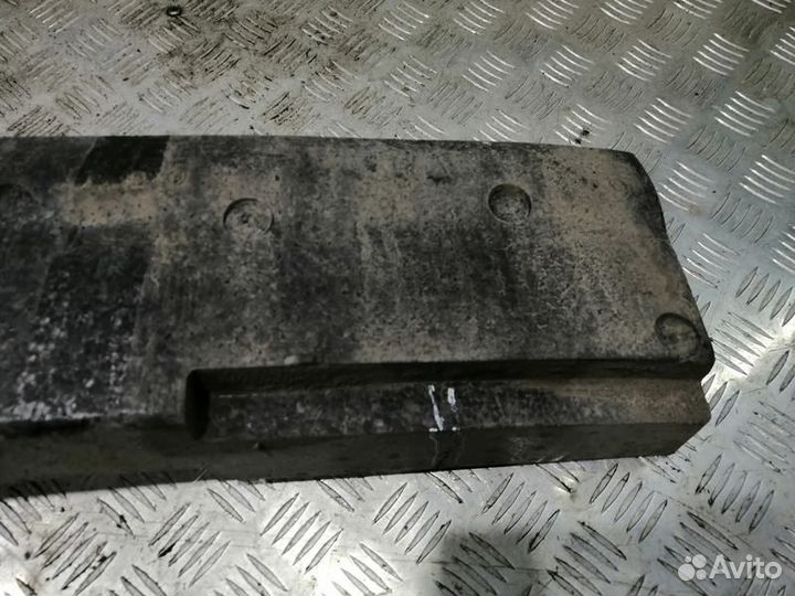 Наполнитель заднего бампера Nissan Tiida C11 седан