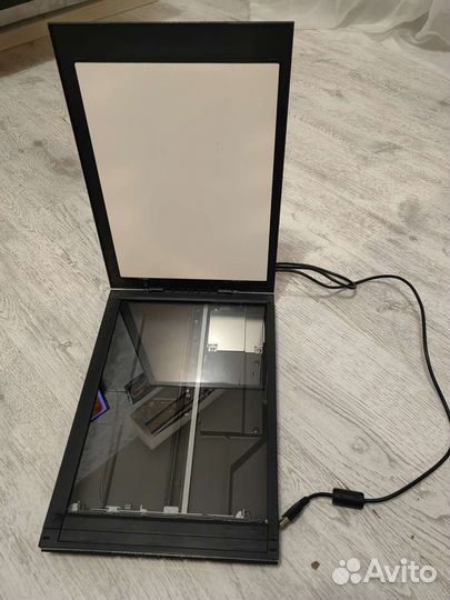 Сканер canonScan lide300