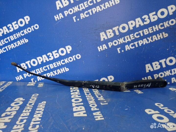 Левый поводок дворника Ssangyong Actyon New