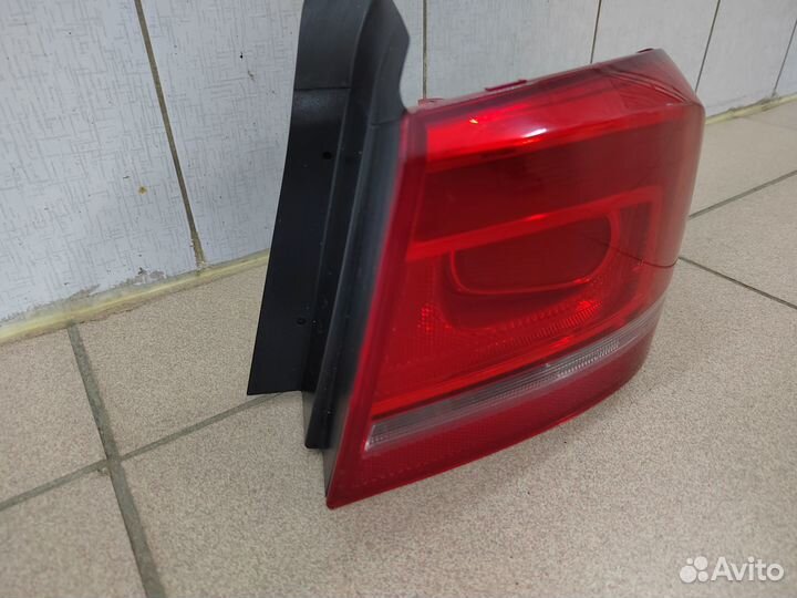 Фонарь правый в крыло VW Passat B7 3AE945096F