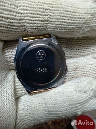 Часы электроника 52