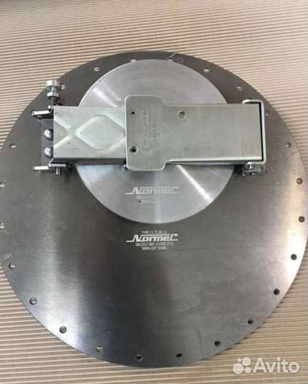 Люк бензовоза Normec