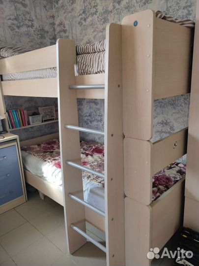 Кровать двухъярусная