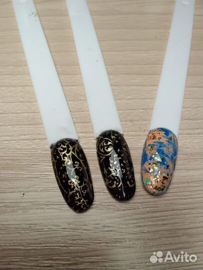 Мастер по маникюру