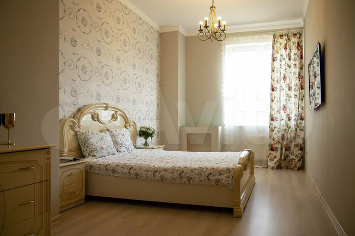 2-к. квартира, 81 м², 3/10 эт.