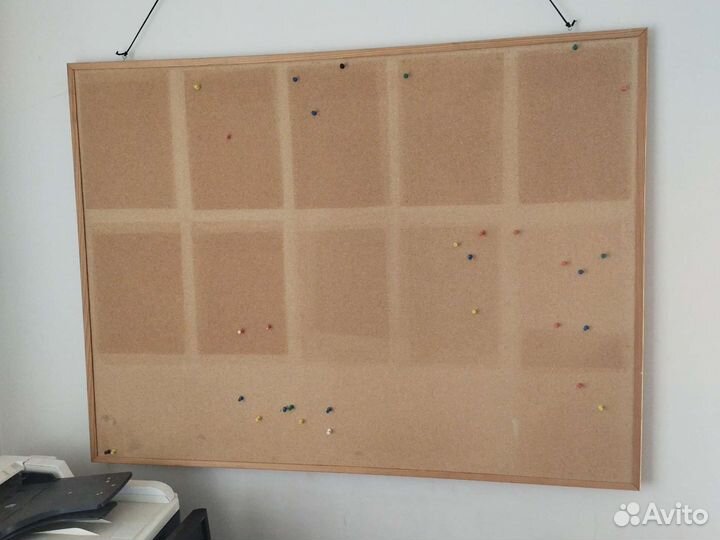 Стенд пробковый с деревянной рамкой