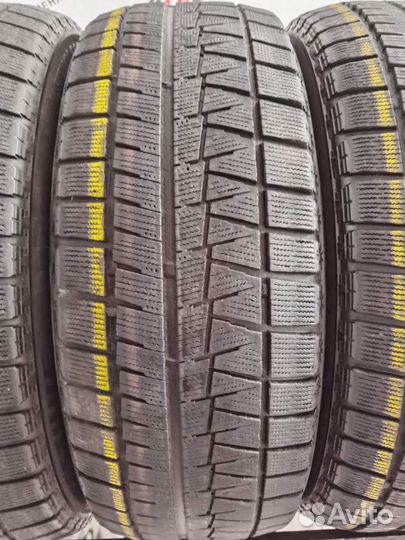 Bridgestone Blizzak Revo GZ 215/55 R17 94Q