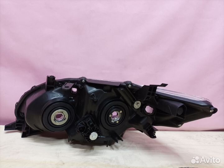 Фара правая Toyota Corolla 10 Е150 2007-2013