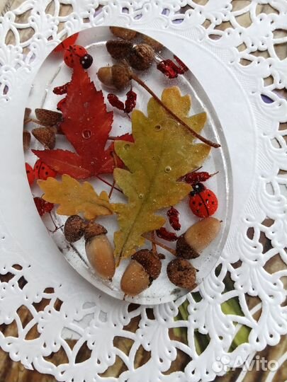 Мыльница из эпоксидной смолы и сухоцветов