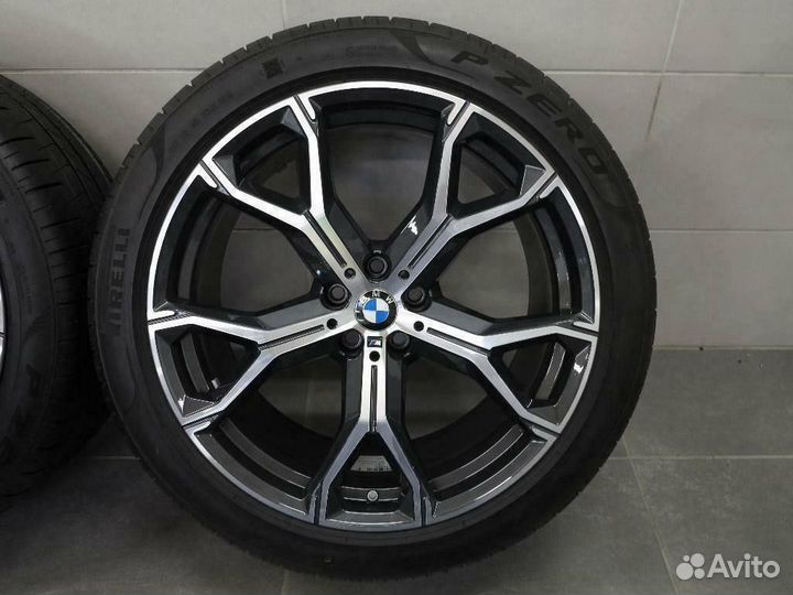 Pirelli P Zero 275/40 R21 и 275/40 R21