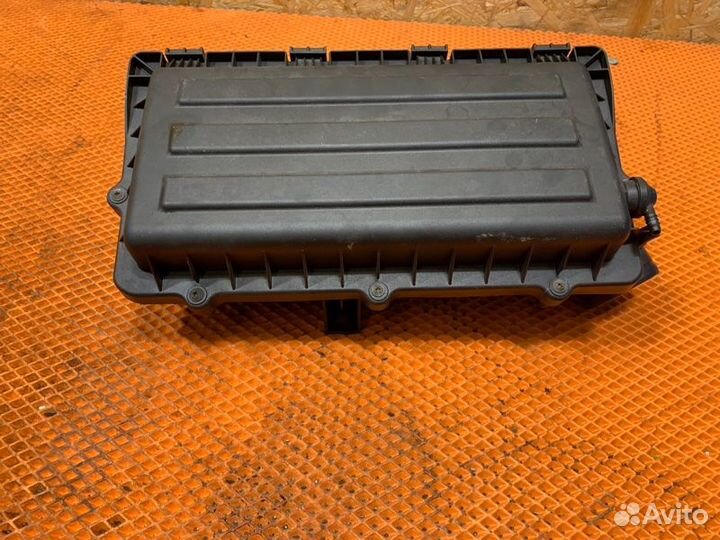 Корпус воздушного фильтра Volkswagen Polo V 1.6