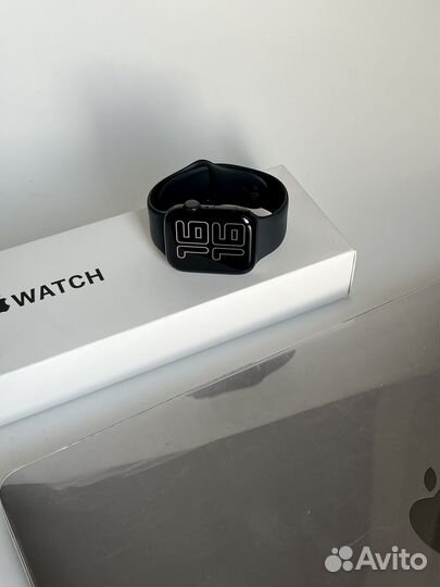 Смарт-часы Apple Watch SE 2022 40mm