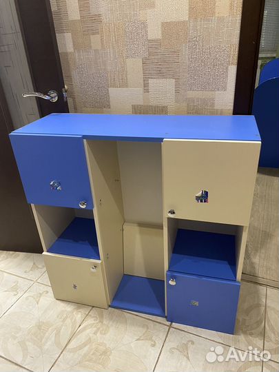 Детская кровать и полка