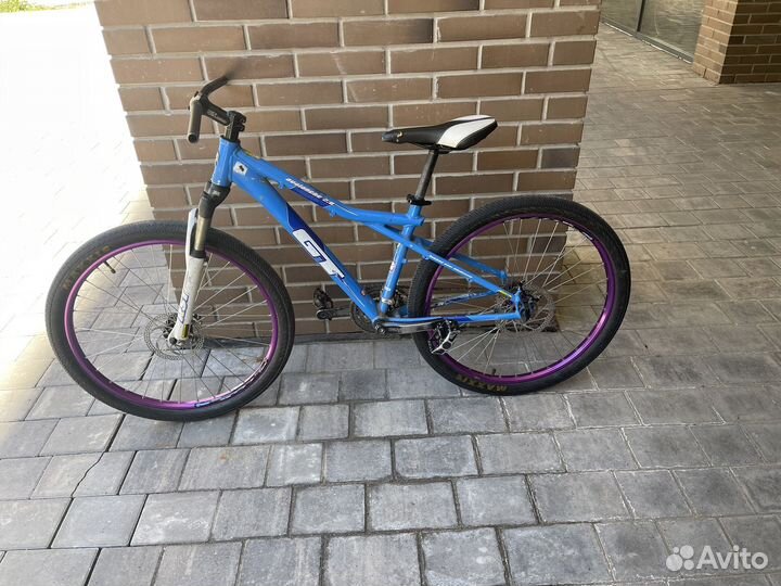 Велосипед gt avalanche 2.0 колеса 26