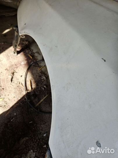 Audi 80/90 b3 крыло левое VAG (водительское)