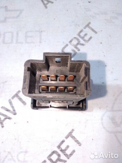 Кнопка аварийной сигнализации Renault Logan 1