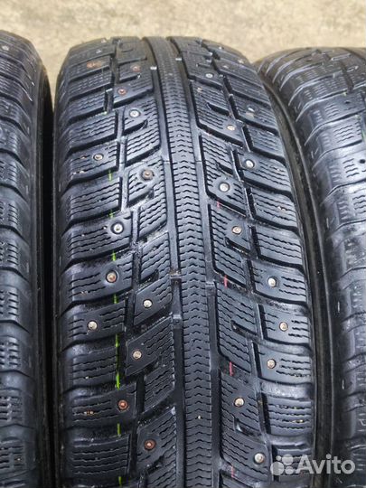 Kumho I'Zen KW22 215/65 R16 98T