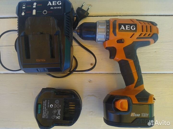 Шуруповерт AEG bs 12g2