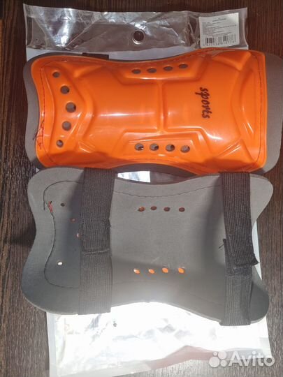 Защита для ног футбольные новые размер М