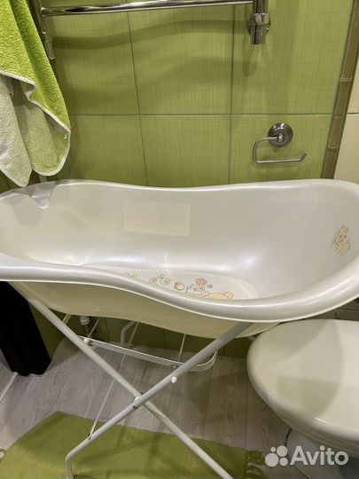 Подставка под детскую ванночку и ванна