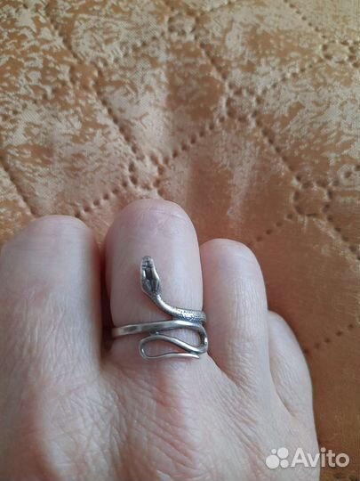 Серебряное кольцо