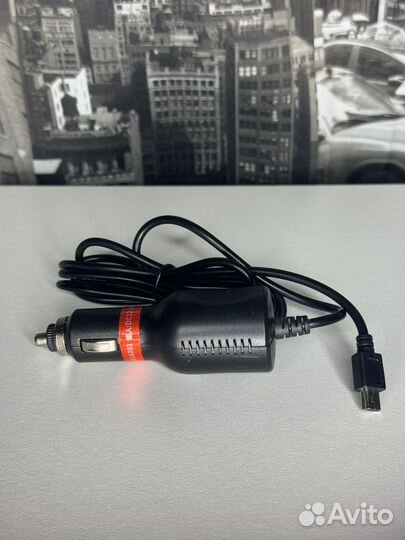 Автомобильное зарядное устройство в прикуриватель