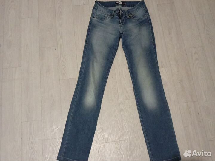 Джинсы клеш