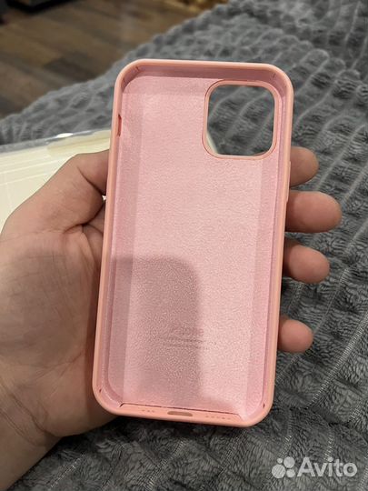 Оригинальный чехол на iPhone 12/12 Pro