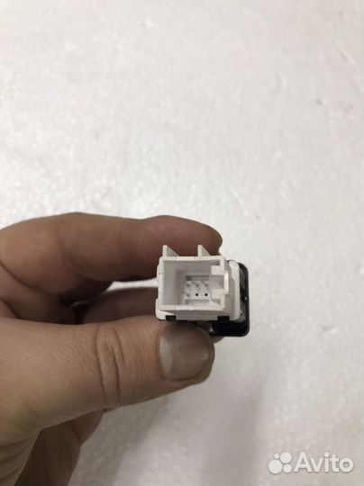 Кнопка ASR 1K0927118D Golf 6