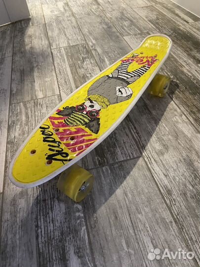 Скейтборд новый светящиеся колеса