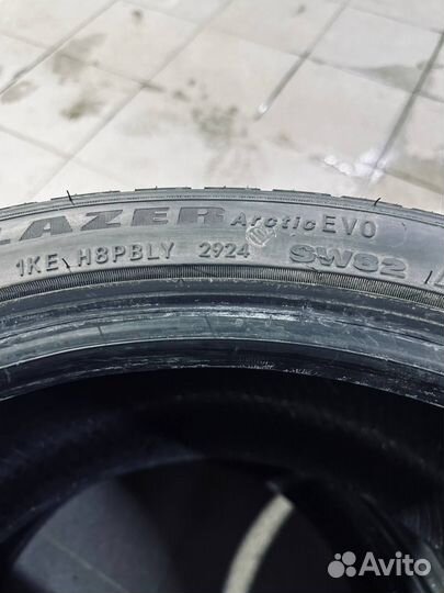 Sailun Ice Blazer Arctic EVO 275/35 R19