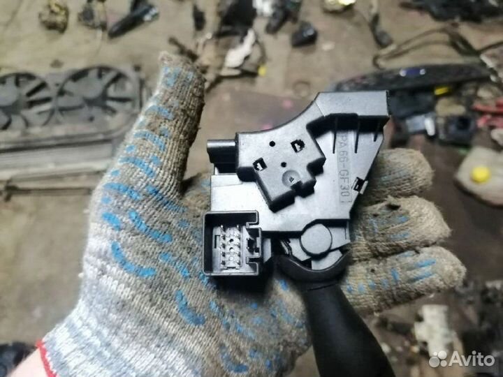 Переключатель поворотов Ford Focus