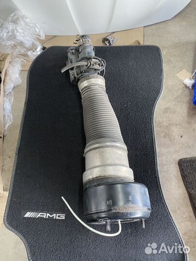 Пневмостойка передняя правая Mercedes Benz W221