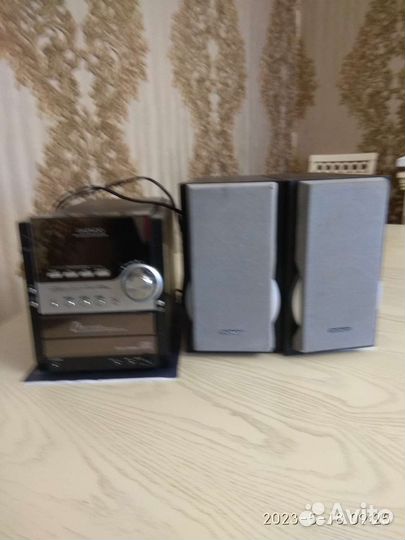 Музыкальный центр