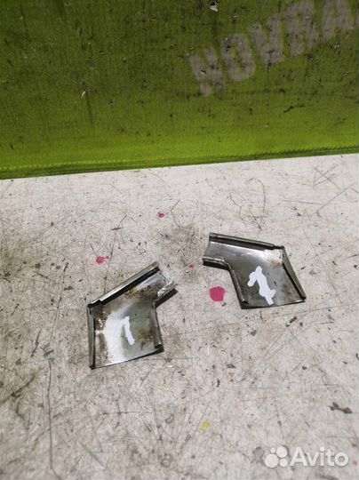 Молдинг стекла бмв Е28