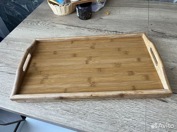 Поднос деревянный на ножках