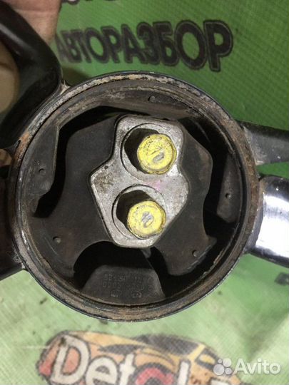 Опора двигателя левая Hyundai Solaris 1