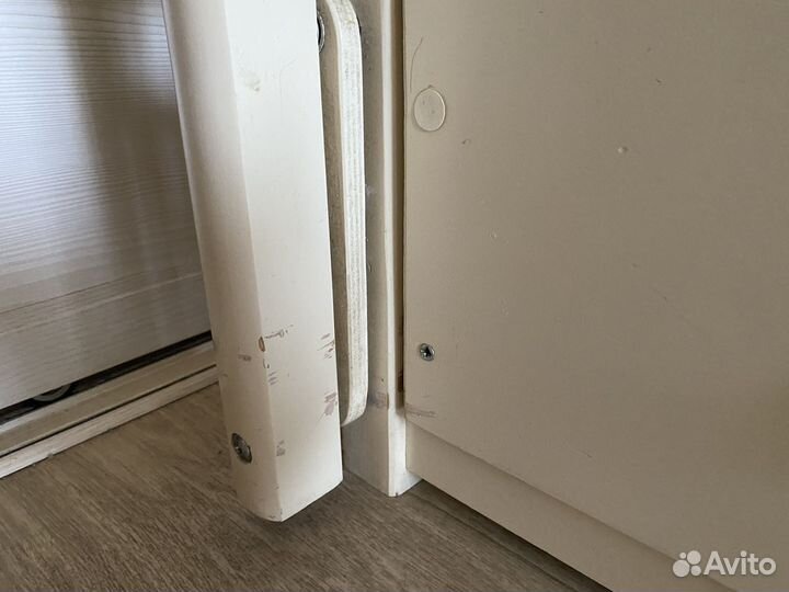 Детская кроватка с продольным маятником