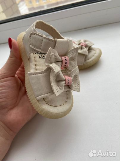 Сандалии для девочки