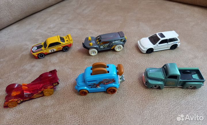 Машинки Hot wheels