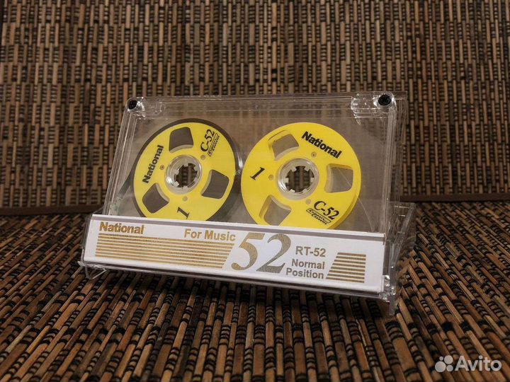 Аудио кассеты с катушками бобинками